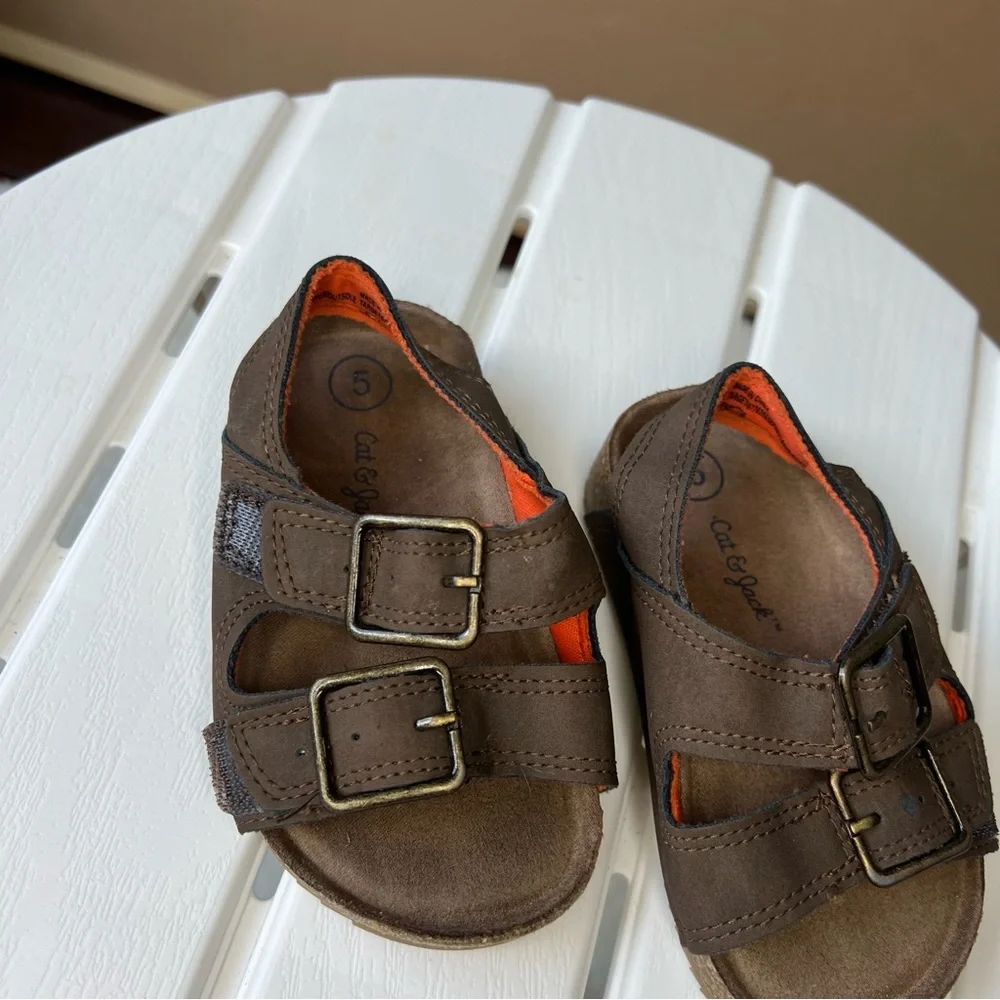 Faux-Leather Double-Buckle Sandals‎